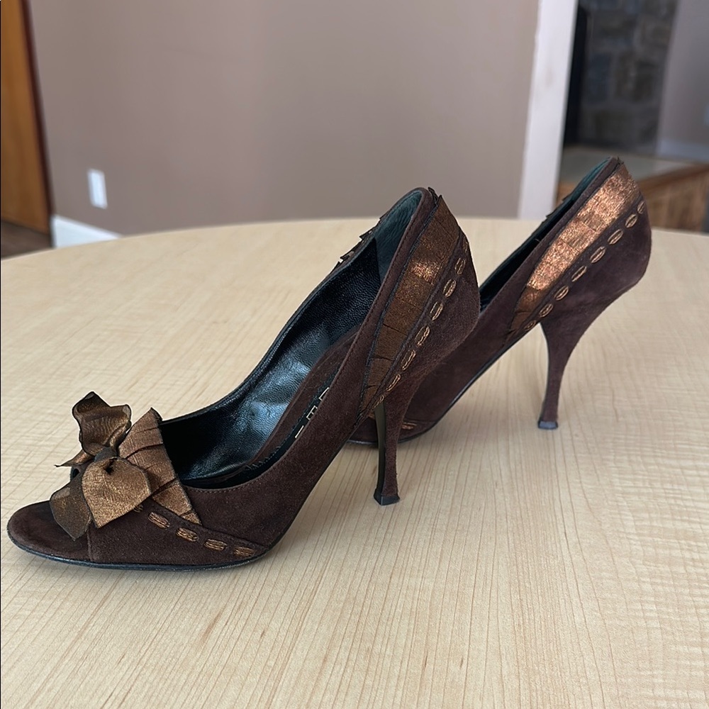 Casadei Brown Elegant Heels with Bow Detail - Picture 3 of 10